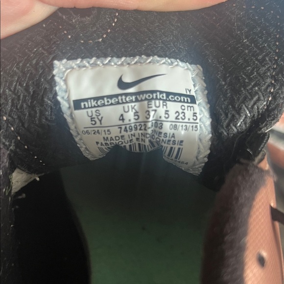 Nike Sneakers - Black and pink 5Y - Picture 4 of 8